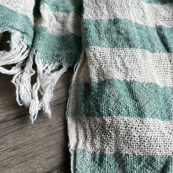 Handmade artisan scarf - Picture 4 of 5